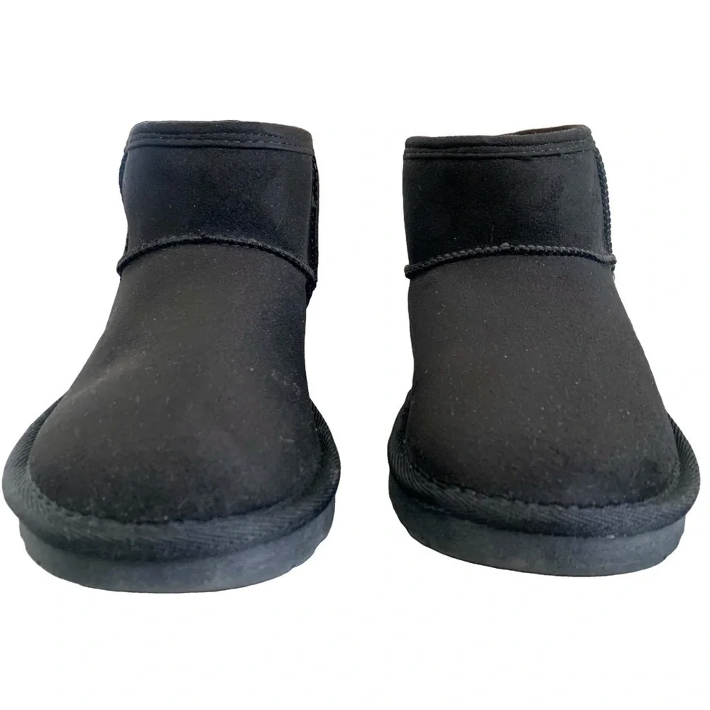 Arizona Jean Company Black Suede Ankle Snow Ugg Booties